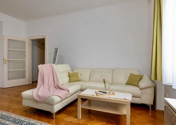 Budapest Family Apartment With Free Parking
